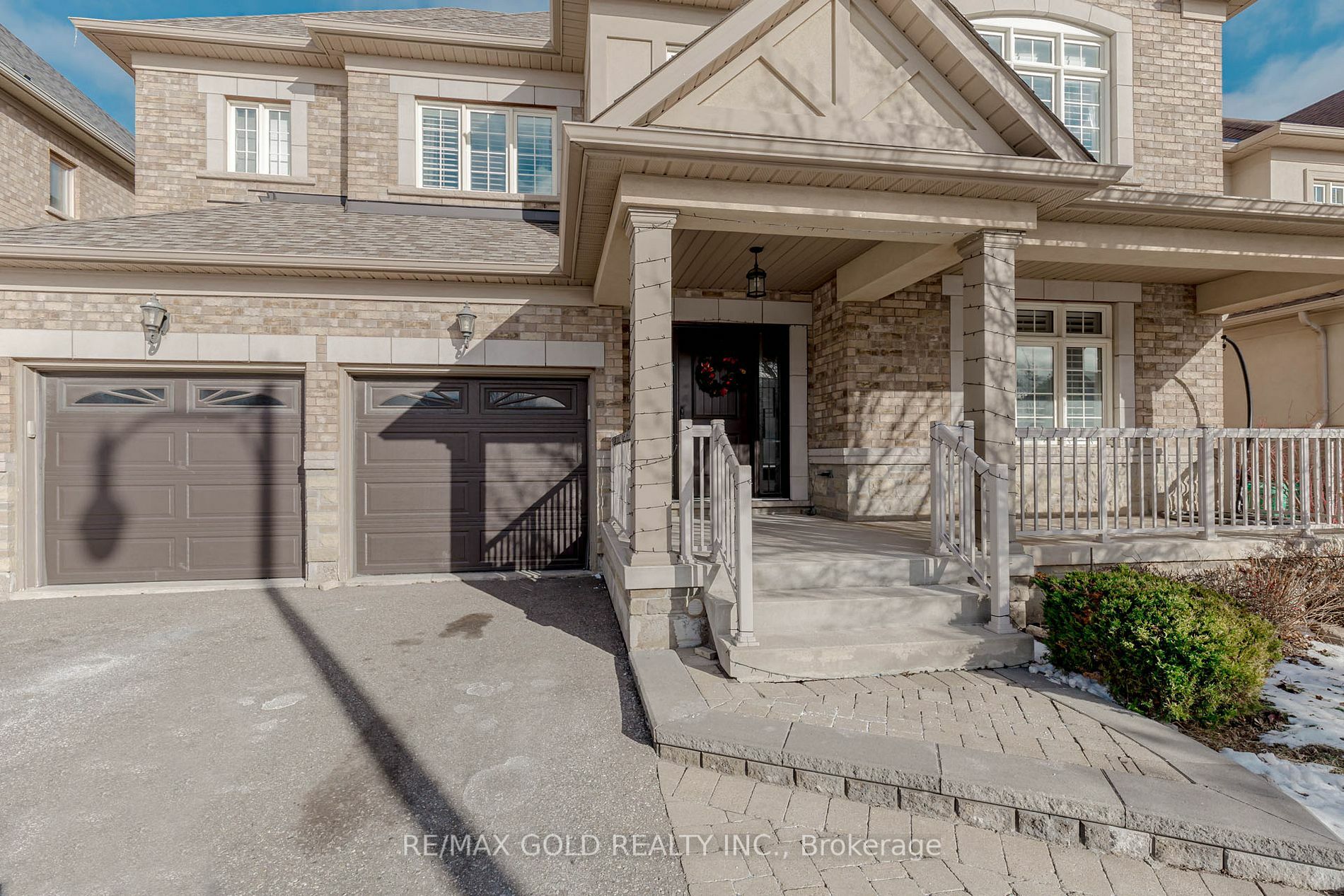 Property Photo:  99 Royal West Dr  ON L6X 0V8 