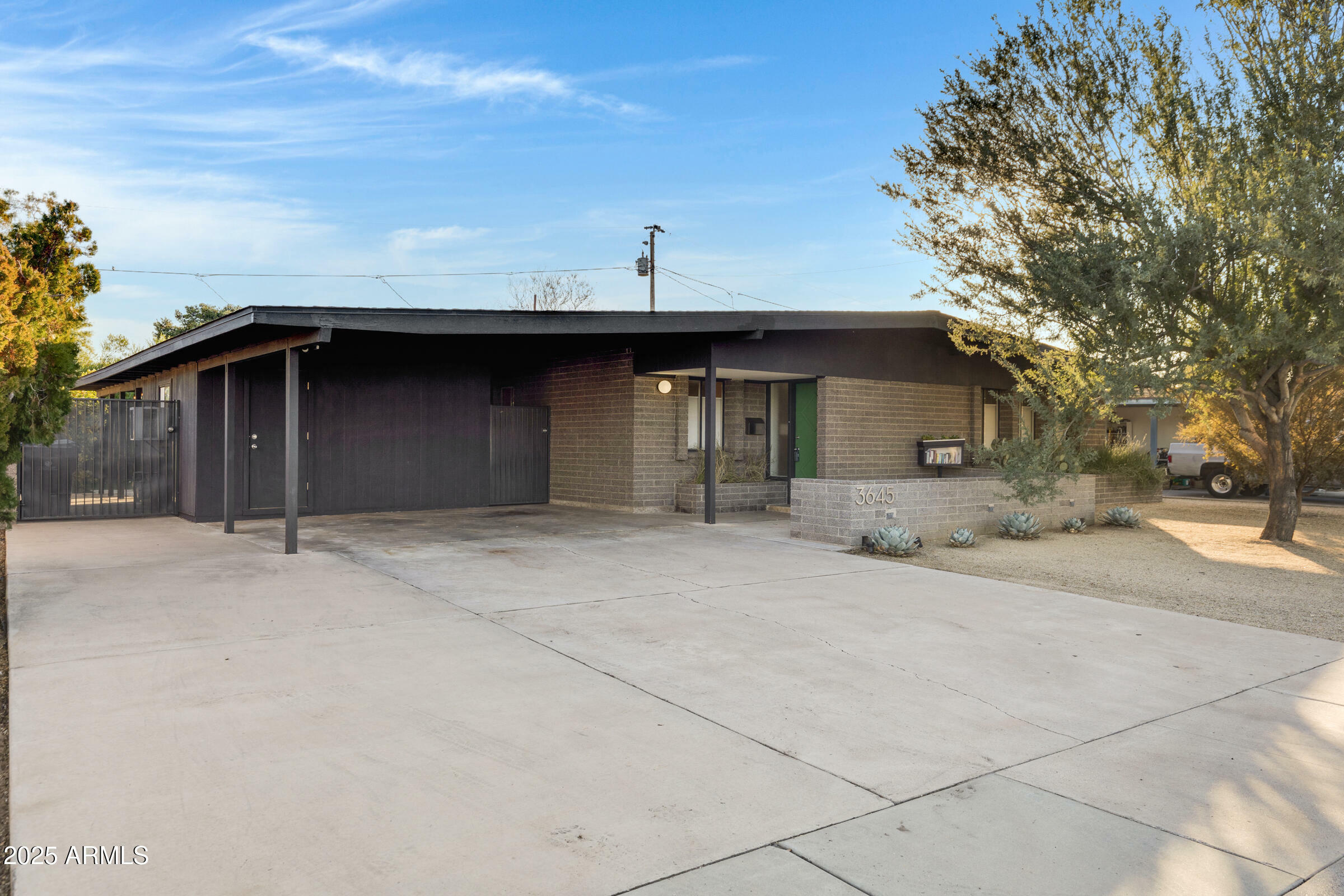 Property Photo: 3645 E Shaw Butte Drive AZ 85028