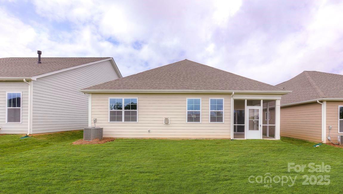 Property Photo: 68 Silverthorne Court NC 28792