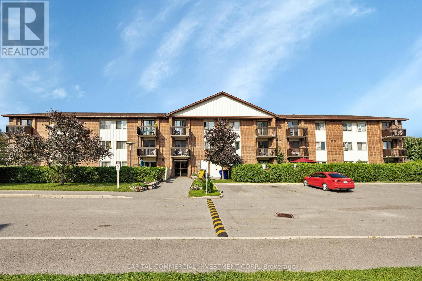 Property Photo:  4 Robert Street  ON K7S 3N5 
