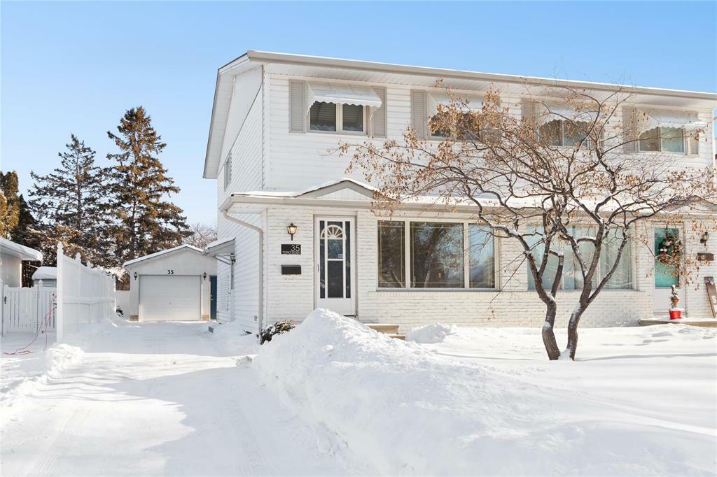 Property Photo:  35 Topaz Road  MB R2Y 1L4 