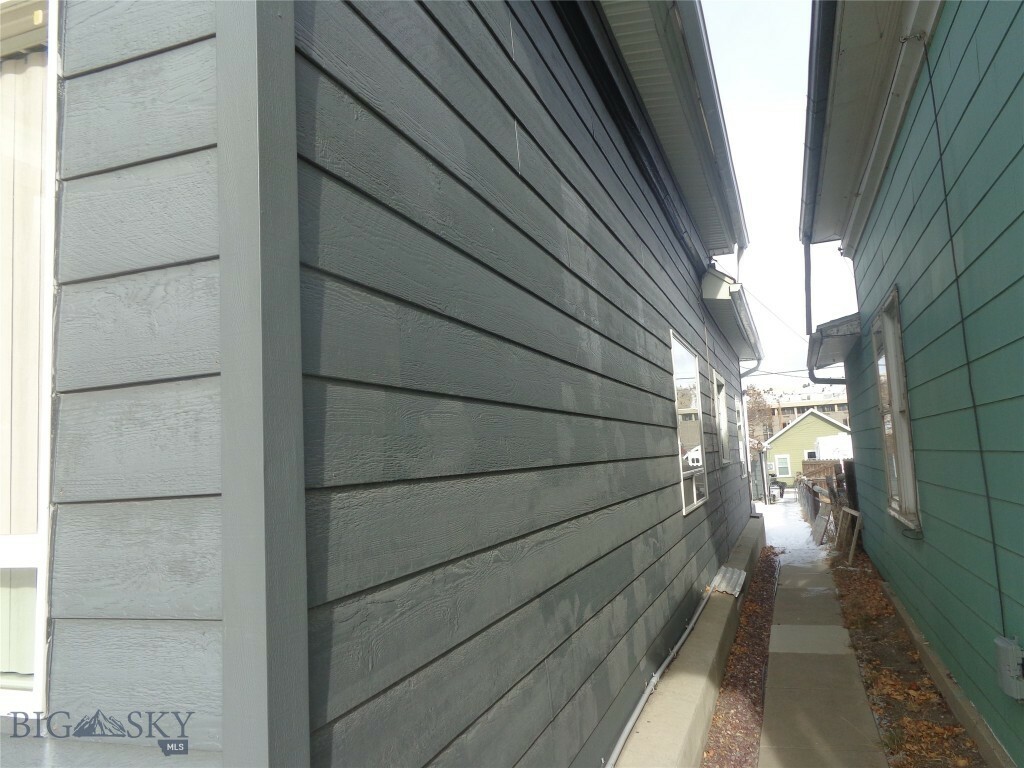 Property Photo:  312 E 4th Street  MT 59711 