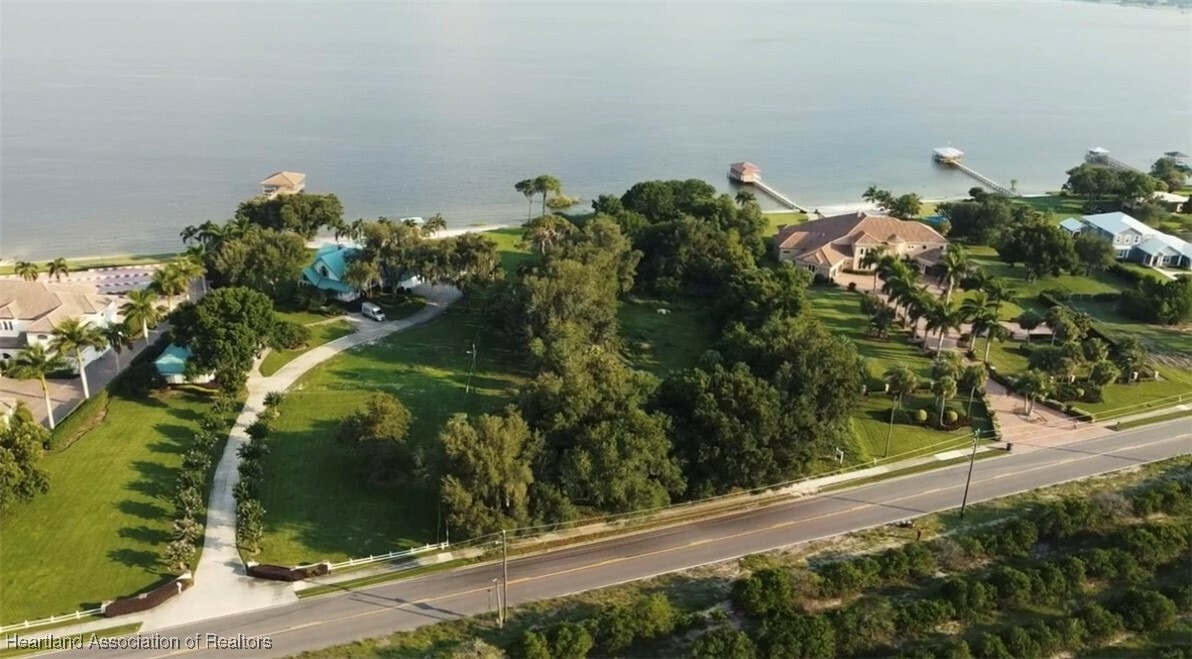 Property Photo:  2991 Lakeview Drive  FL 33870 