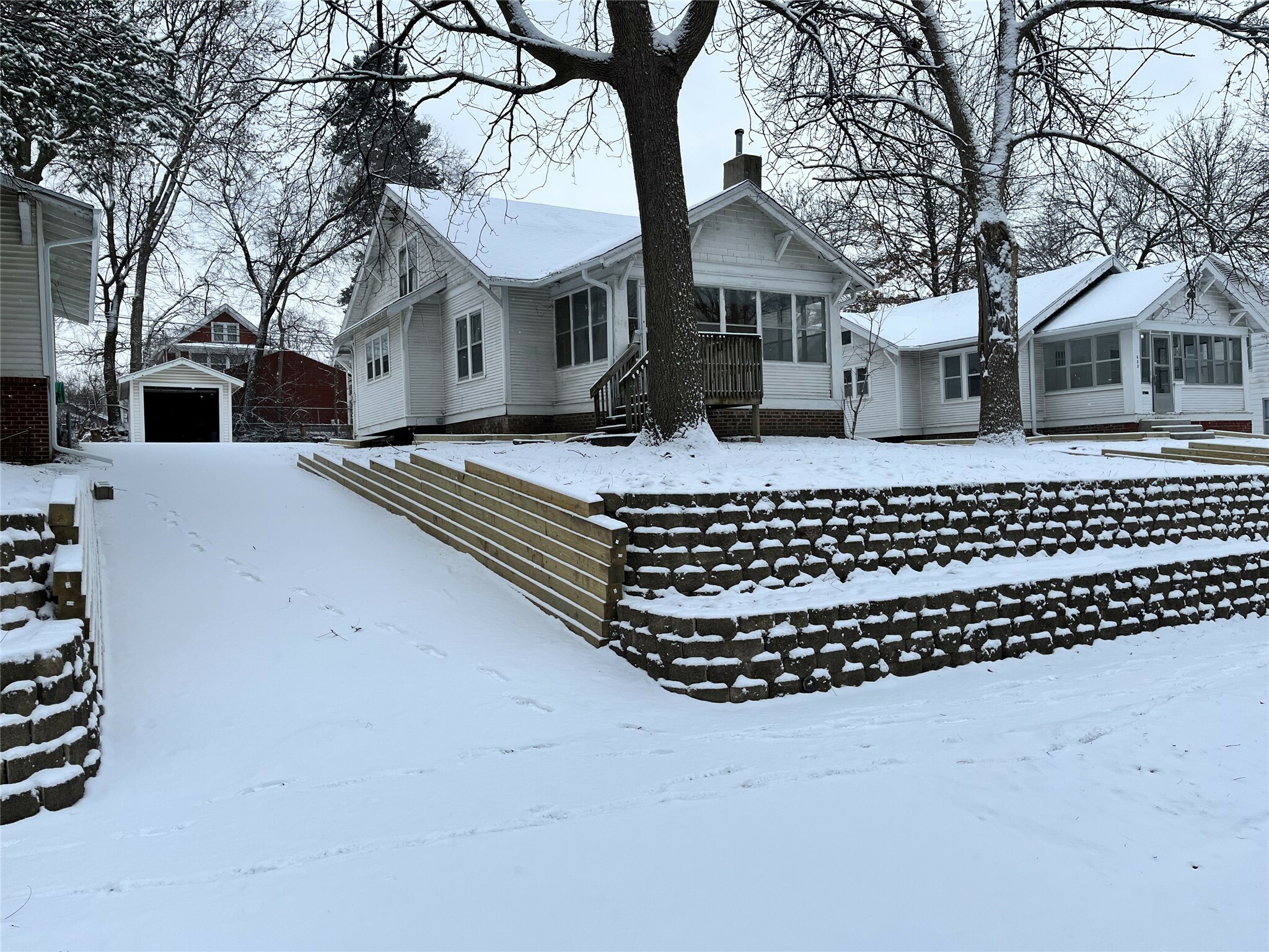 Property Photo:  676 34th Street  IA 50312 