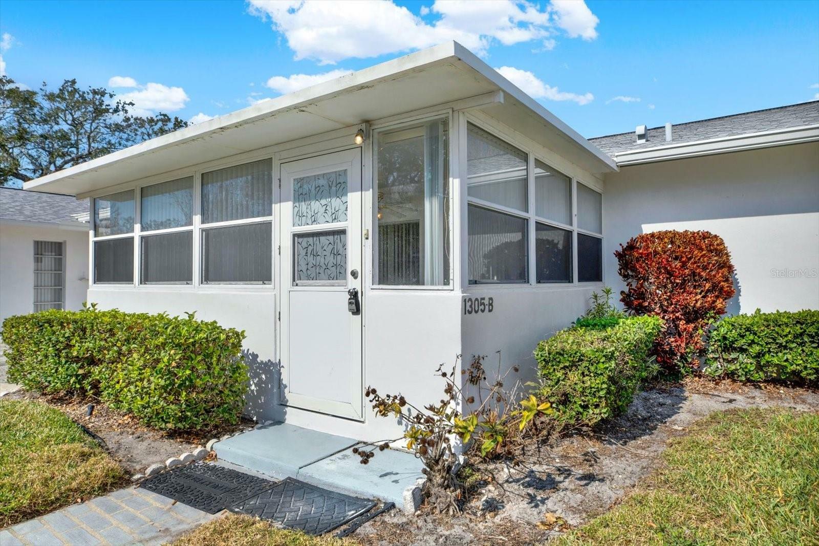 Property Photo:  1305 Whitebridge Drive B  FL 34684 