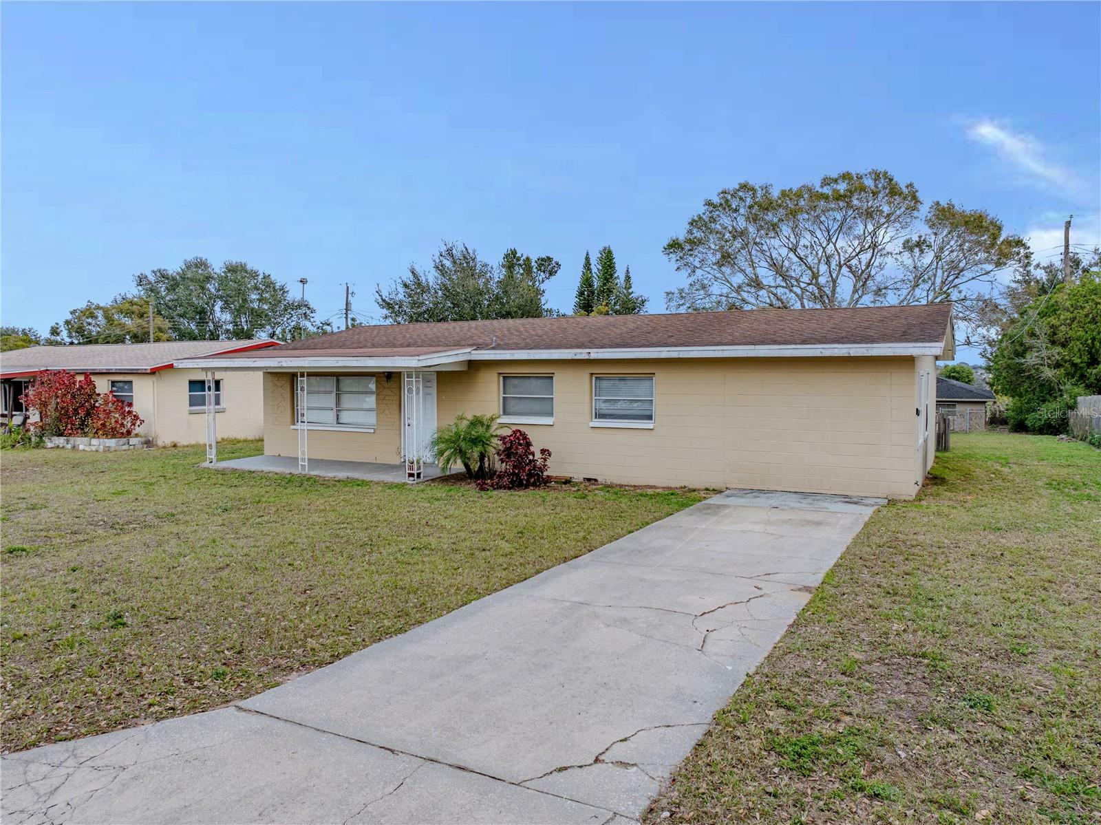 Property Photo:  411 8th Street S  FL 33838 