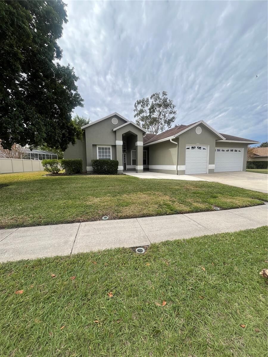 Property Photo: 3926 Kiawa Drive FL 32837
