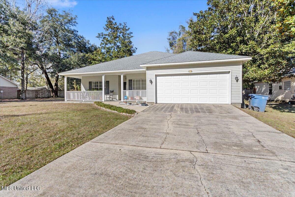 Property Photo:  9512 Live Oak Avenue  MS 39564 