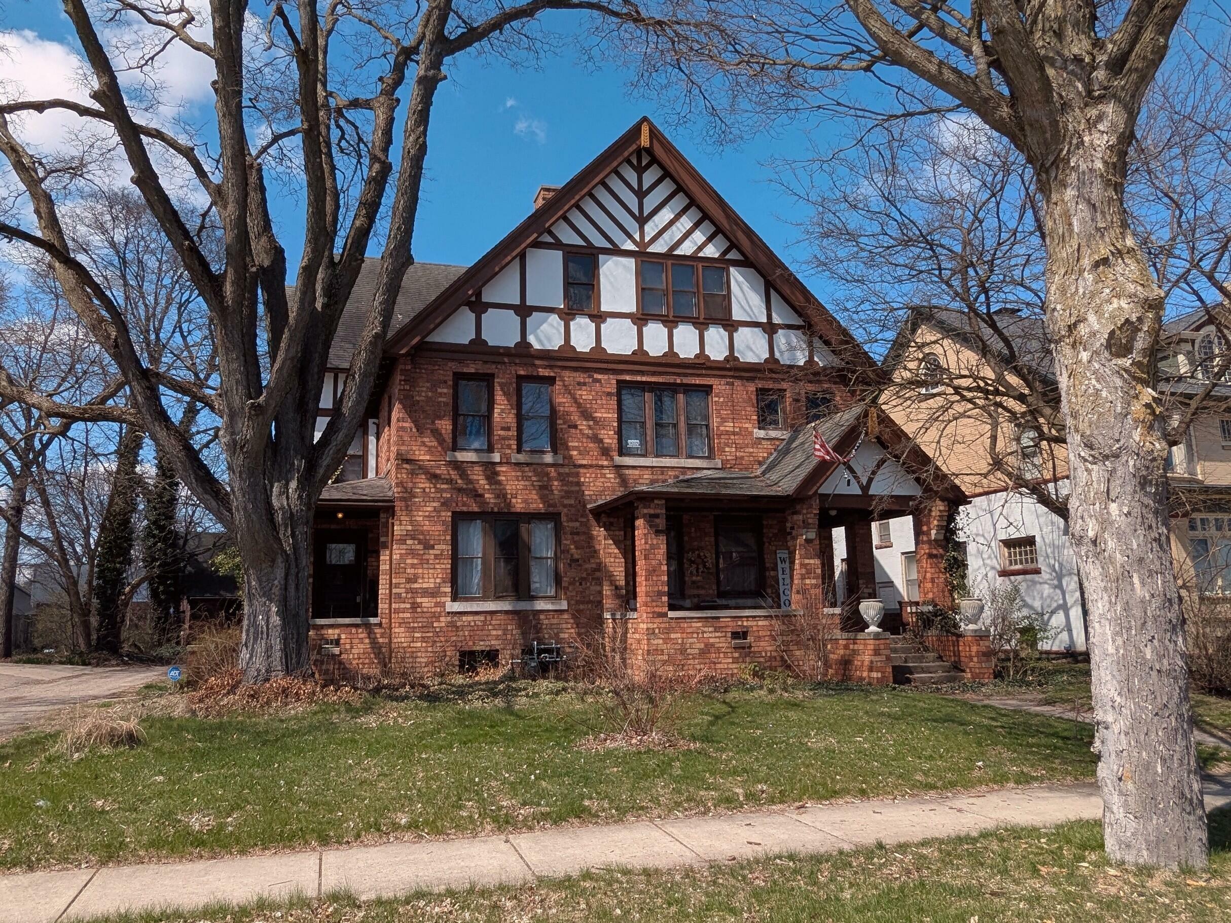 Property Photo: 25 Orchard Place MI 49017