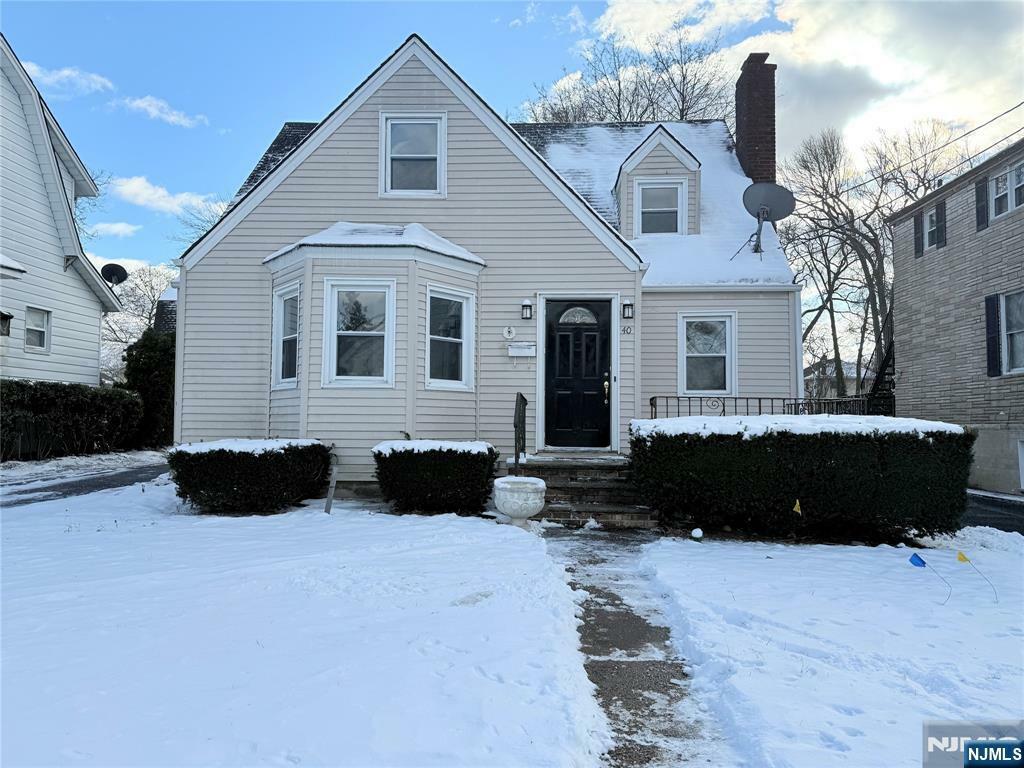 Property Photo:  40 Hickory Avenue  NJ 07621 