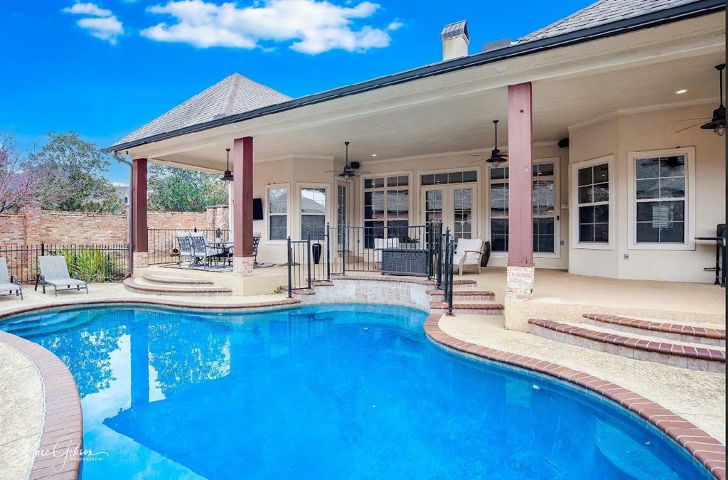 Property Photo: 200 Evangeline Walk LA 71111