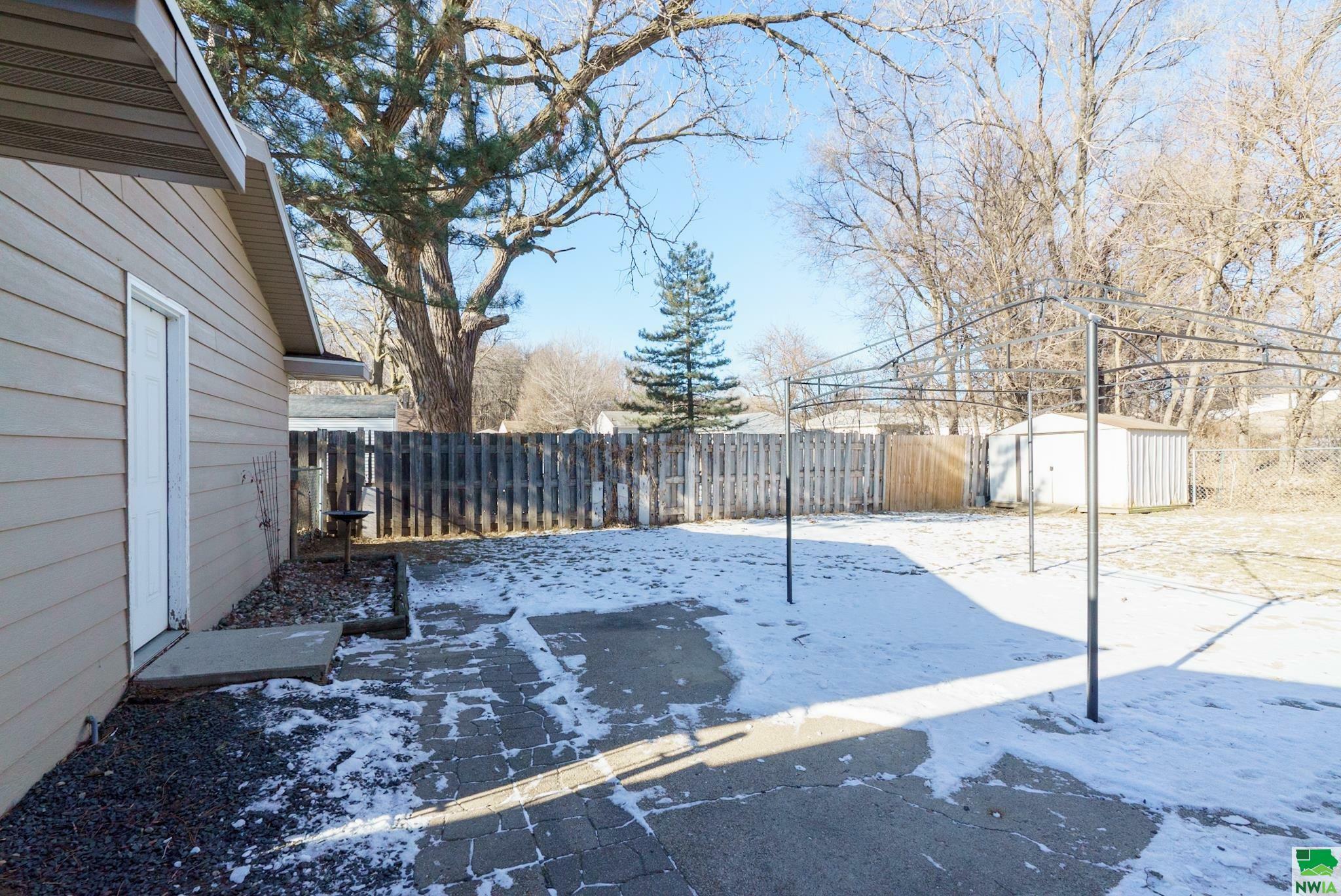 Property Photo:  1521 28th St  IA 51104 