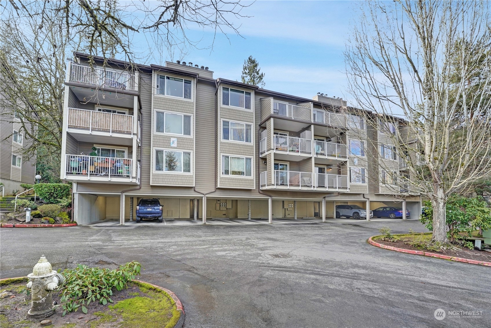 Property Photo:  208  Mt. Park Boulevard SW E102  WA 98027 