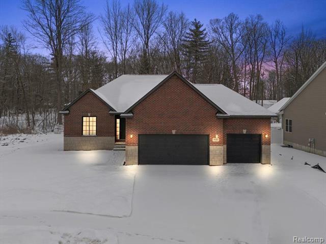 35103 Woodside Circle  Richmond MI 48062 photo