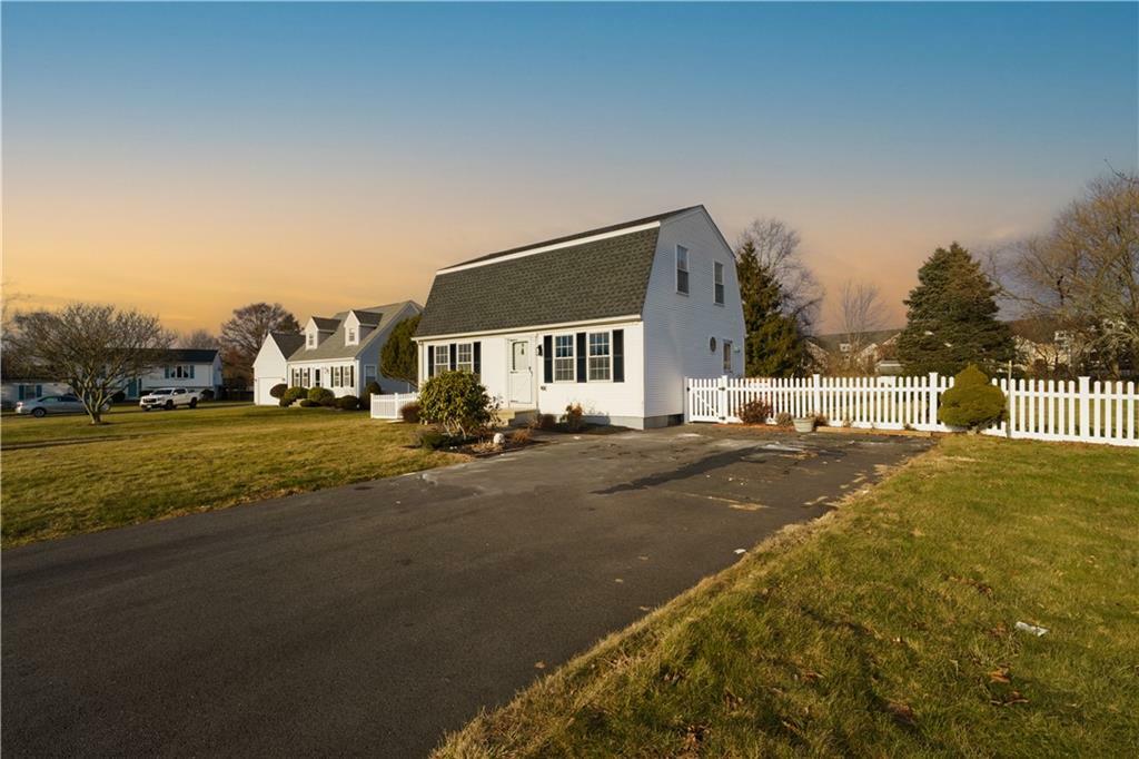 Property Photo:  9 Sundown Lane  RI 02842 