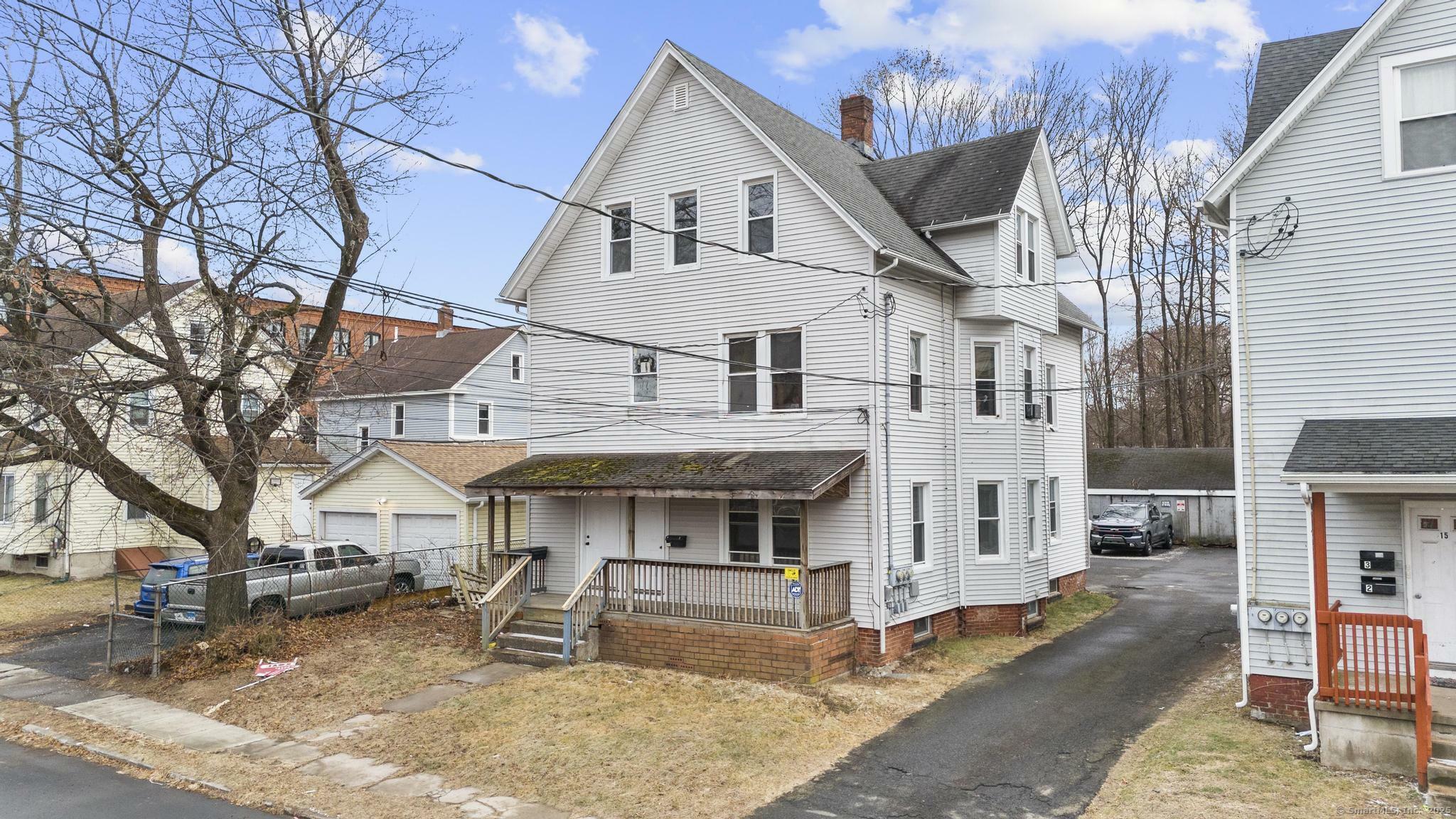 Property Photo:  19 Cambridge Street  CT 06450 