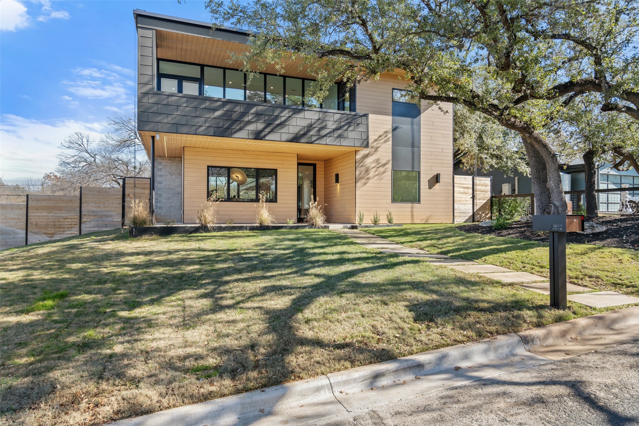 Property Photo:  2512 Ridgeview Street  TX 78704 