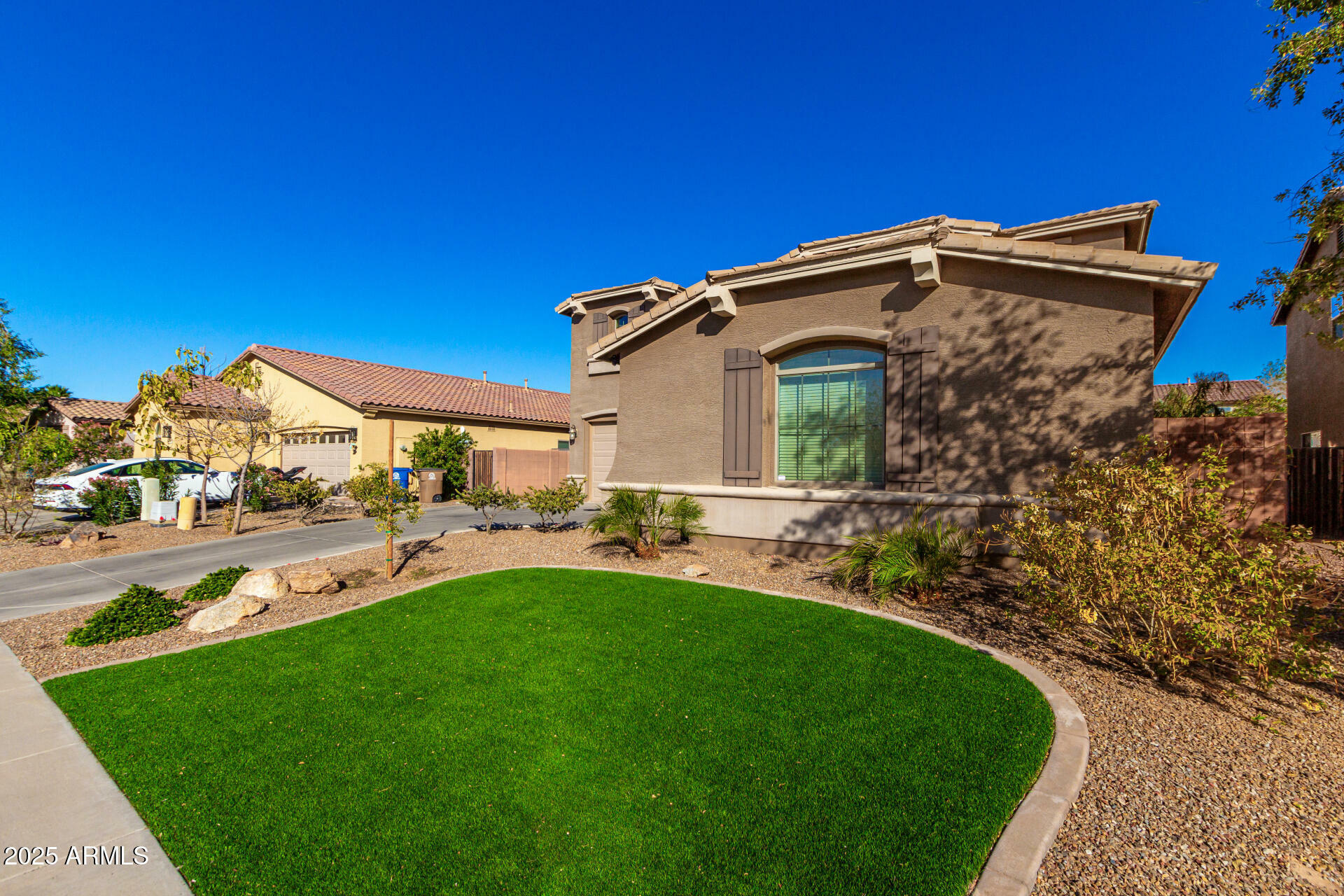 Property Photo:  472 W Dragon Tree Avenue  AZ 85140 