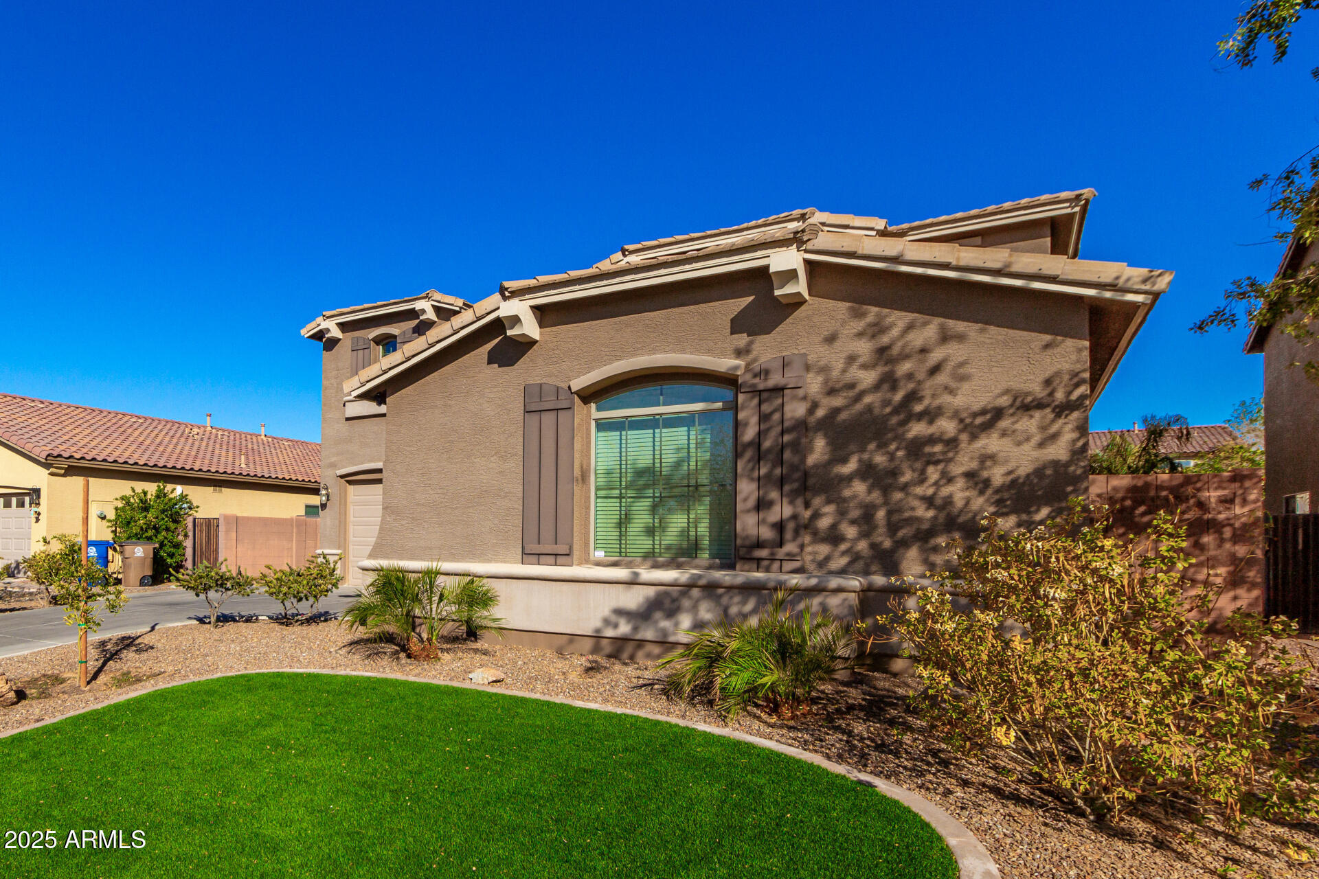 Property Photo:  472 W Dragon Tree Avenue  AZ 85140 