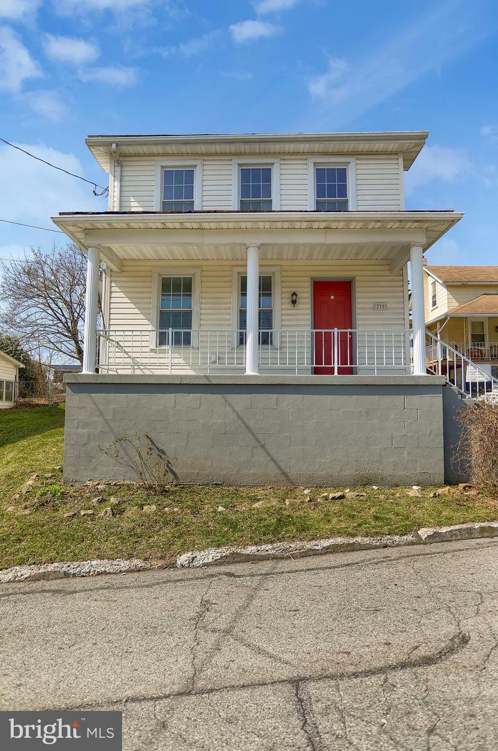 Property Photo:  220 N Water Street  PA 17098 