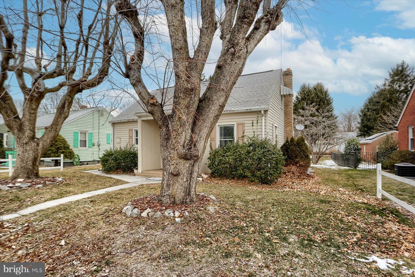 Property Photo:  335 E Street  PA 17013 