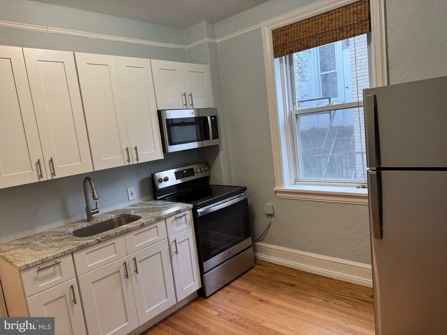 Property Photo:  37 S Iowa Avenue 5F  NJ 08401 