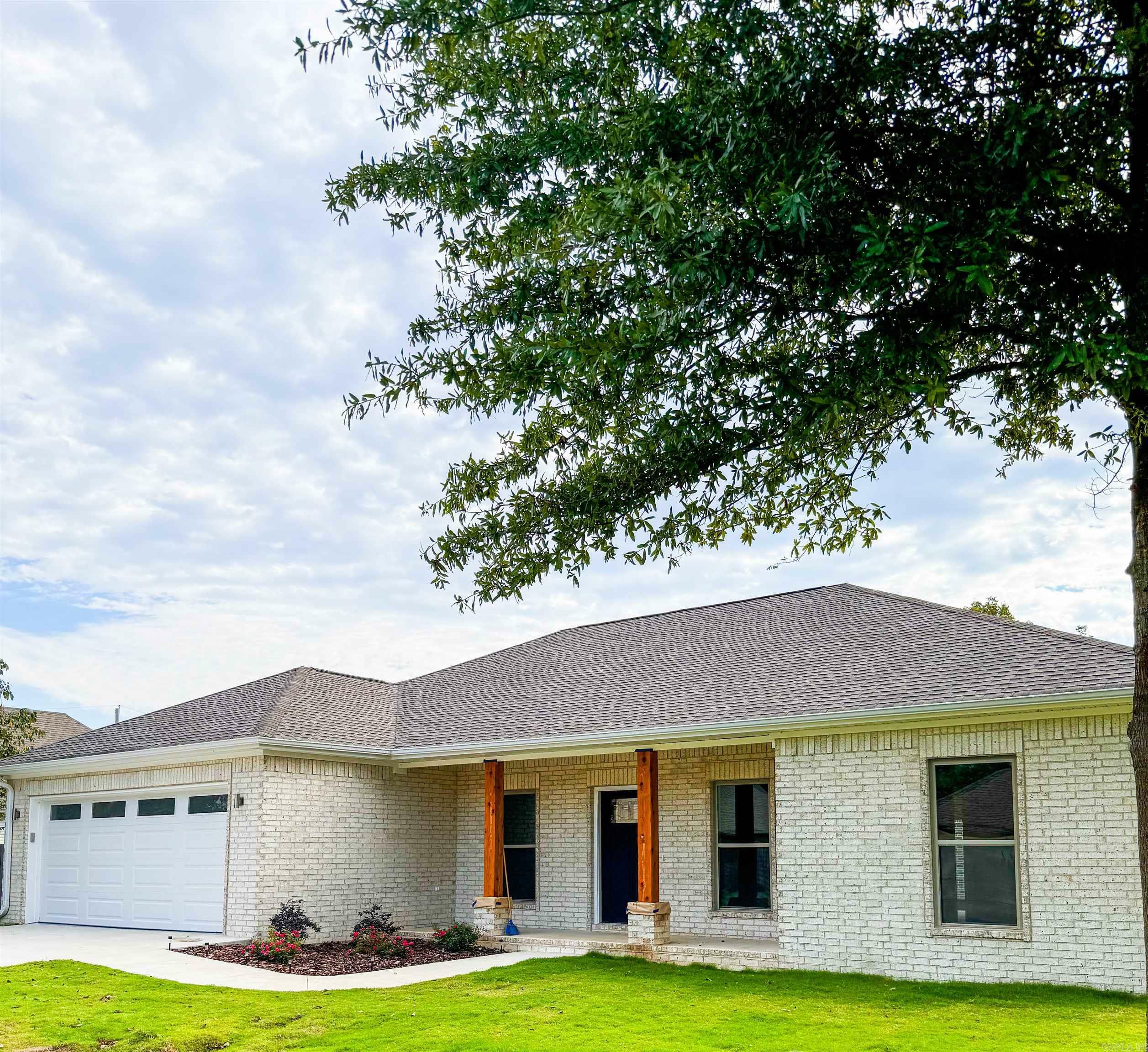 Property Photo:  100 Lenford Drive  AR 72426 