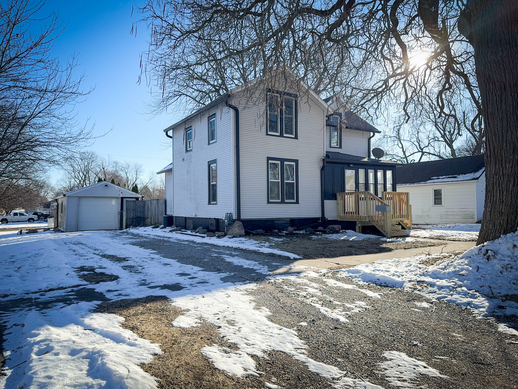 Property Photo:  1728 Mashall Street  IA 50036 