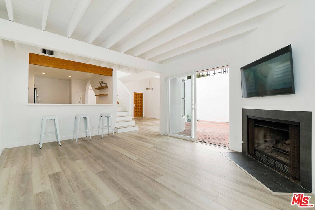 Property Photo: 29221 Heathercliff Rd 4 CA 90265