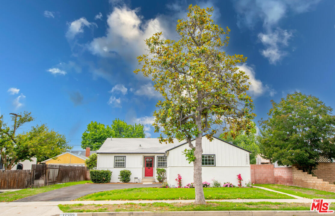 Property Photo:  17209 Stagg St  CA 91406 