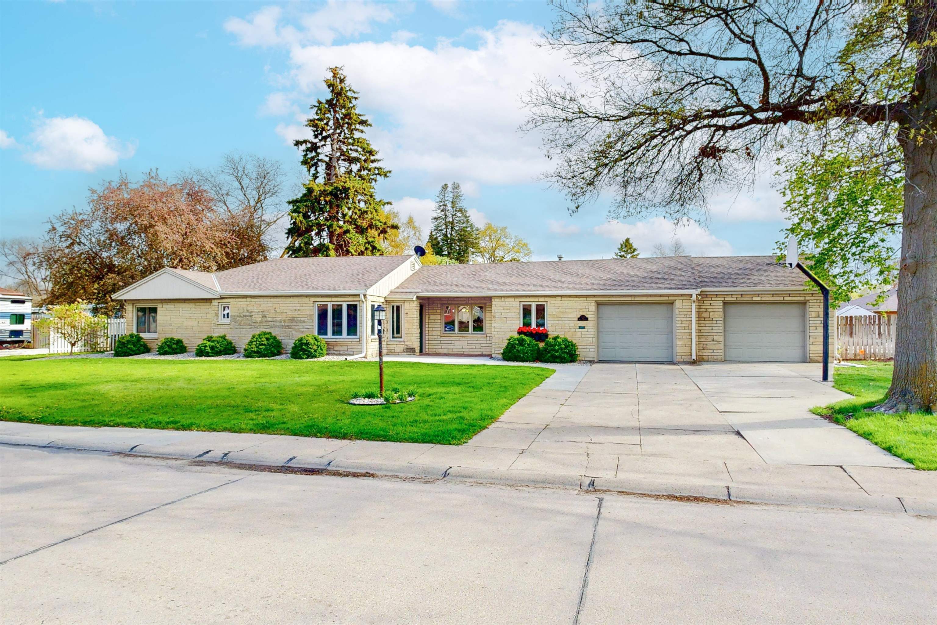 121 W Parkway  Columbus NE 68601 photo
