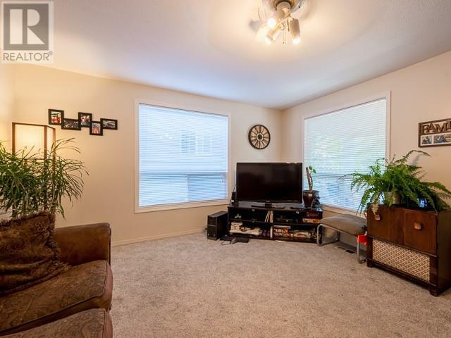 Property Photo:  962 Pine Street  BC V2C 3A2 