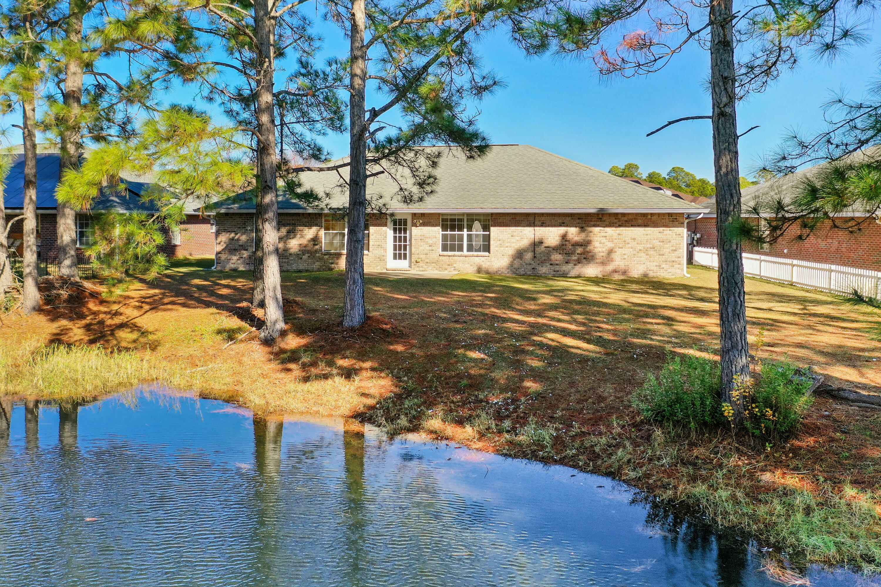 Property Photo:  9918 Parker Lake Circle  FL 32566 