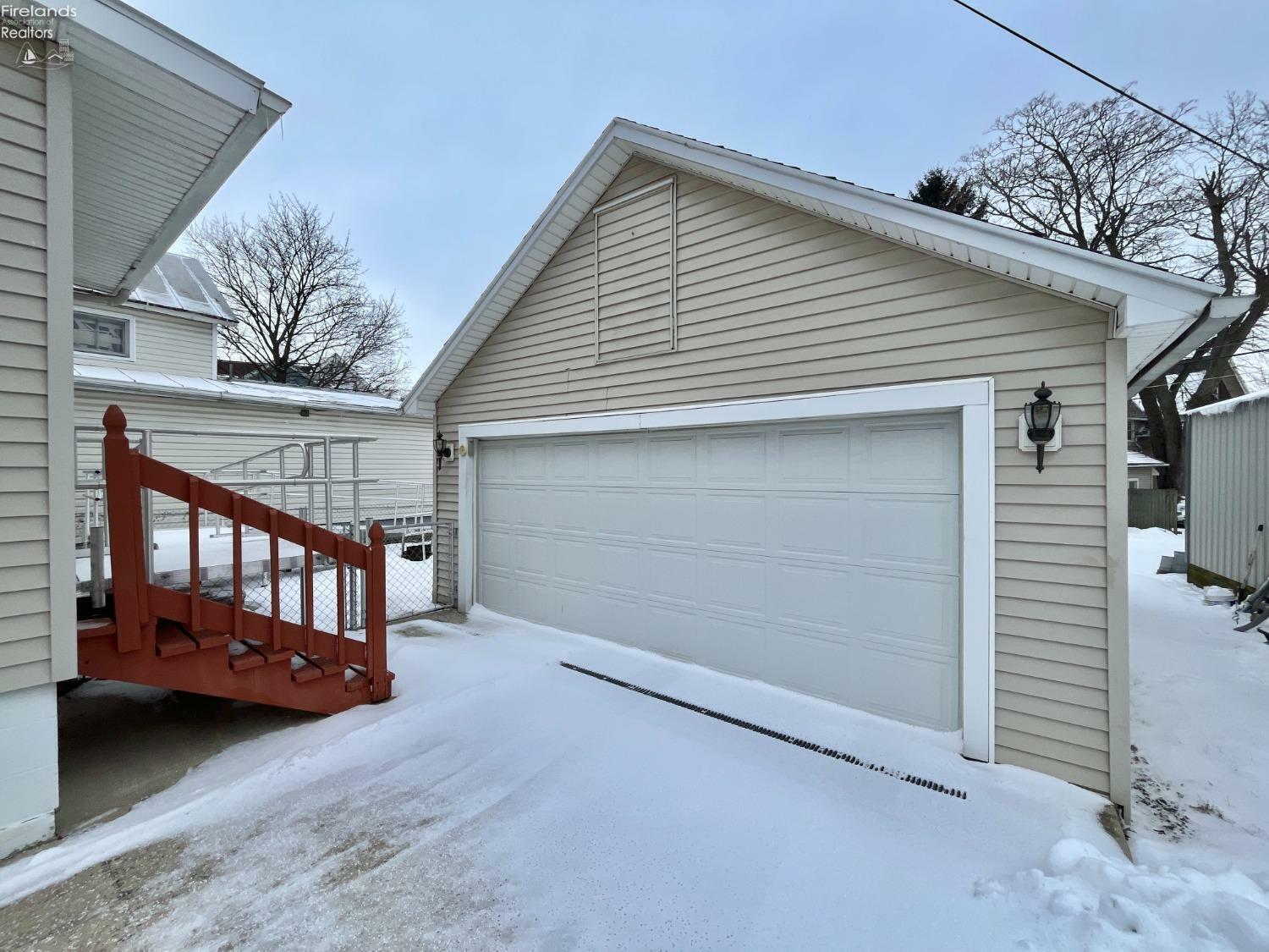 Property Photo:  346 N Washington  OH 44883 