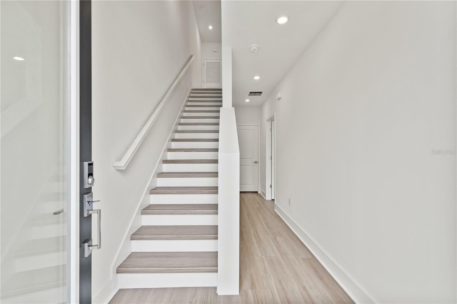 Property Photo: 2506 W Cleveland Street 18 FL 33609