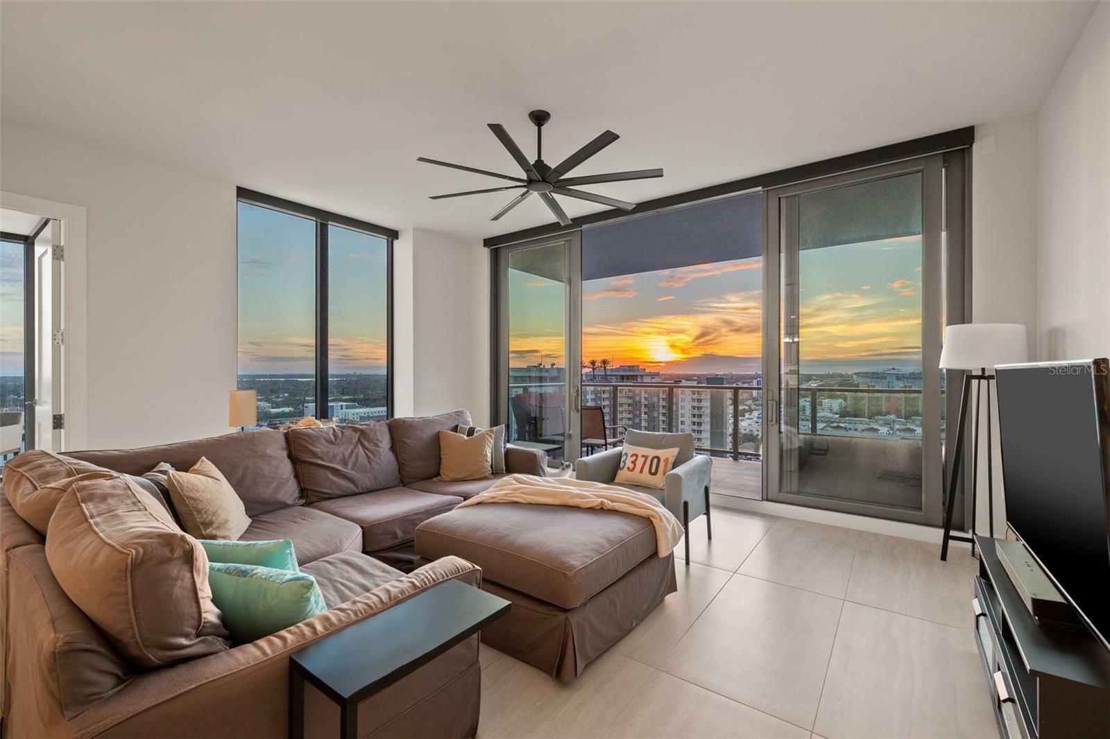Property Photo: 301 1st Street S 2006 FL 33701