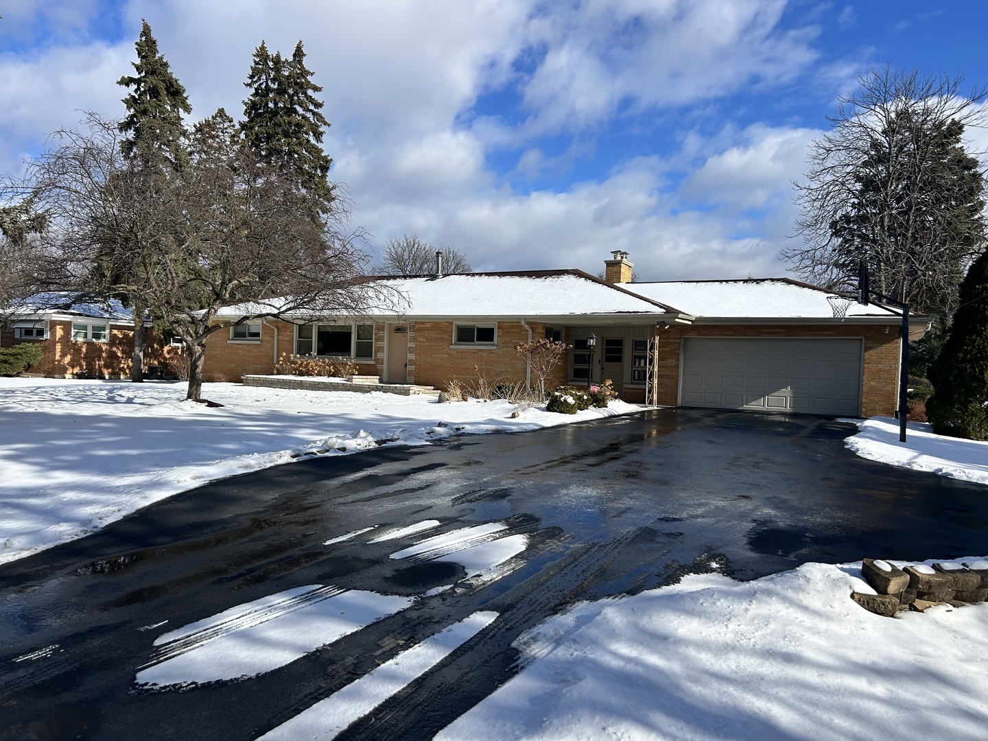 Property Photo:  6800 Fairview Avenue  IL 60516 