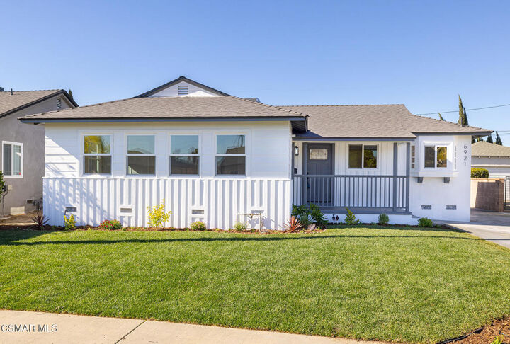 Property Photo:  6921 Bluebell Avenue  CA 91605 