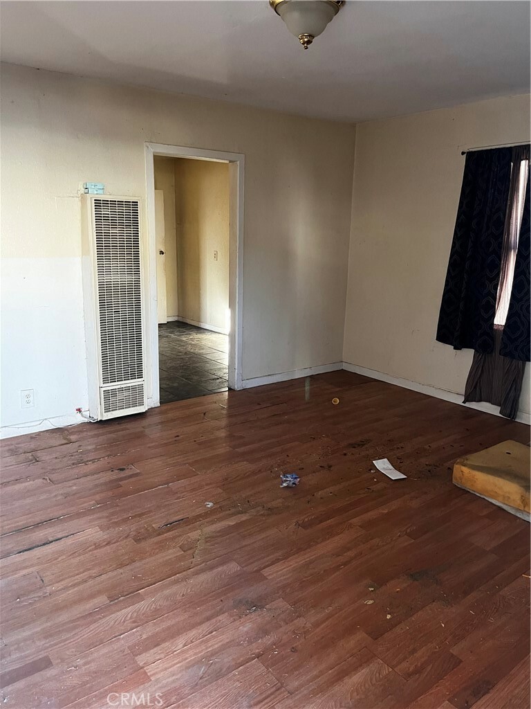 Property Photo:  442 E 118th Street  CA 90061 