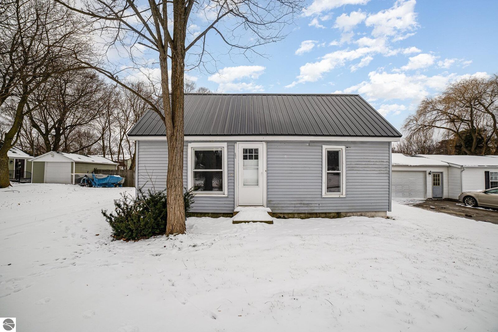 Property Photo:  119 W Elizabeth Street  MI 48801 