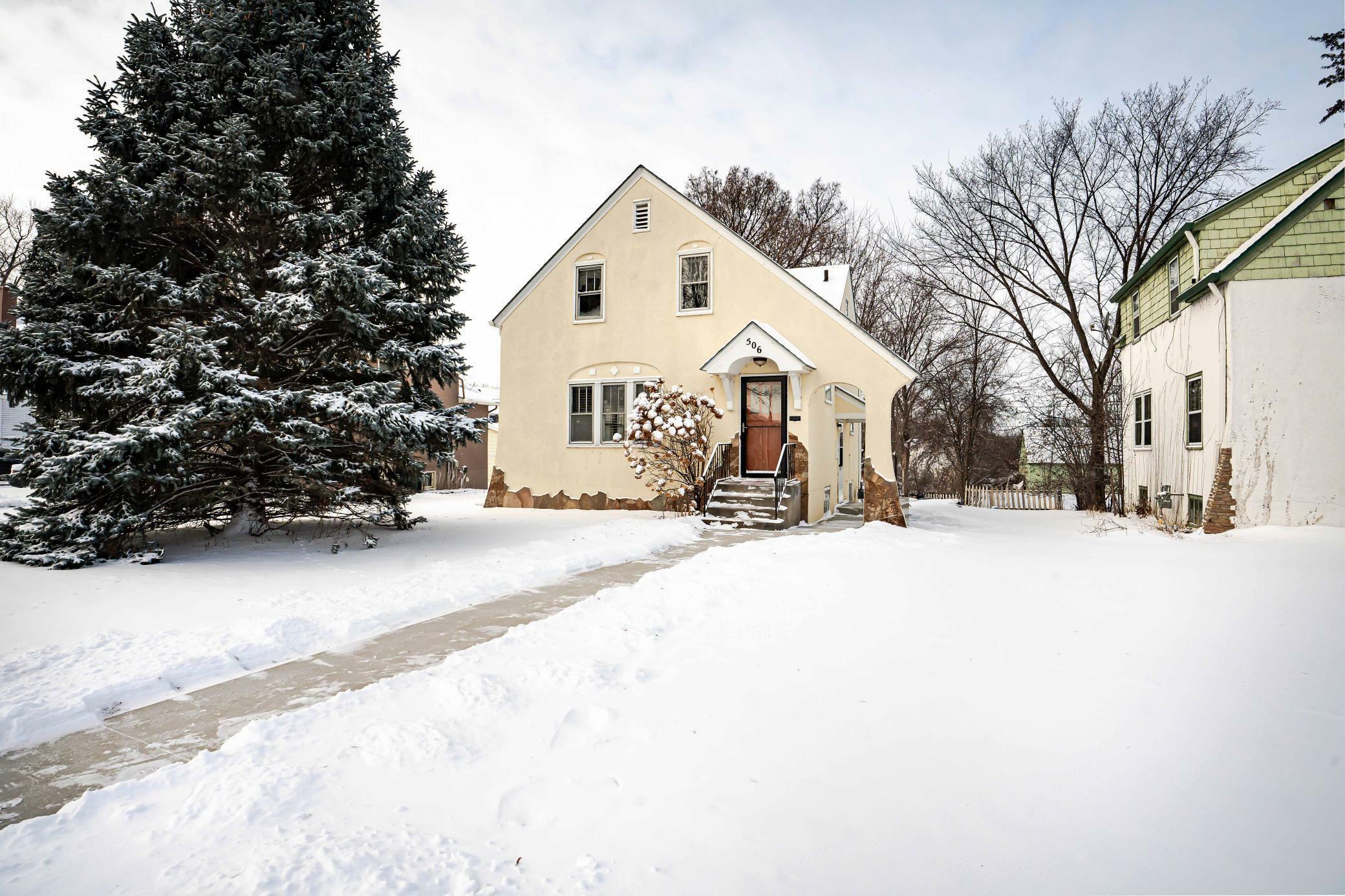 Property Photo: 506 S Court Street MN 56537