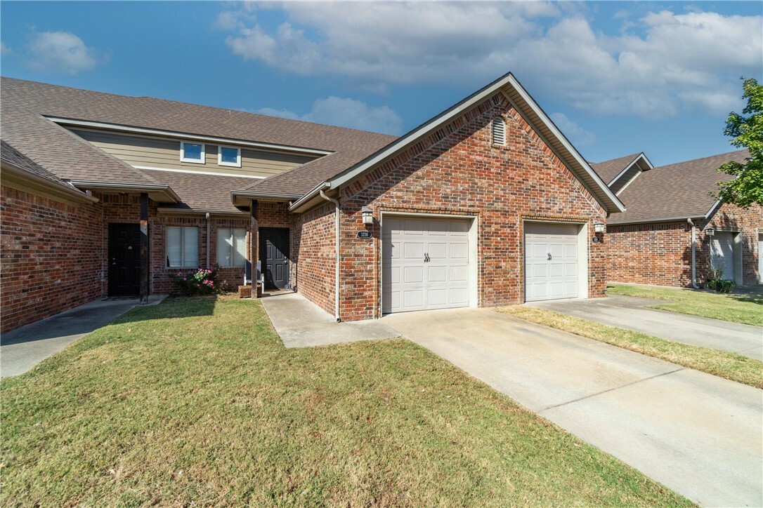 Property Photo:  3236 W Montrail Place  AR 72704 