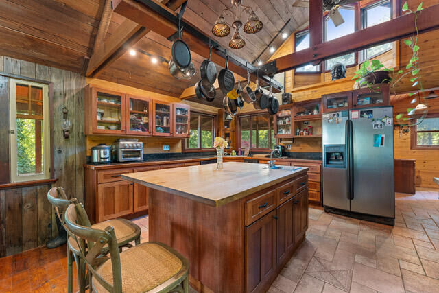 Property Photo:  1026 N Schoolhouse Creek Road  OR 97526 