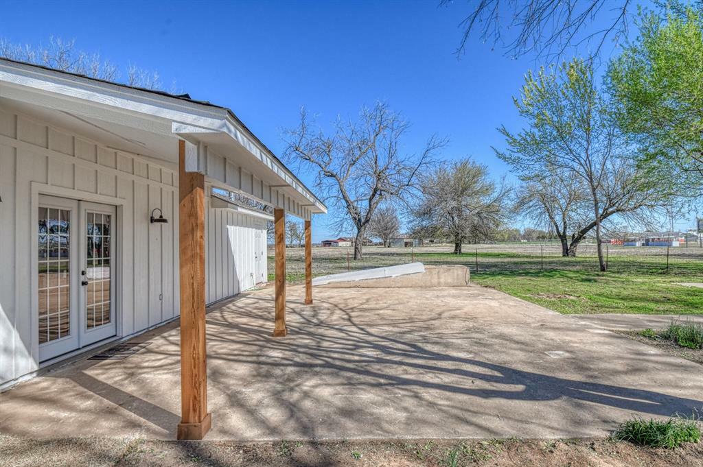 Property Photo:  524 NE 5th  OK 73051 