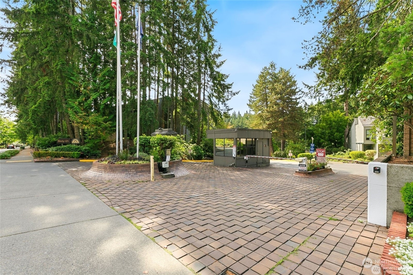 Property Photo:  13787 NE 65th Street 563  WA 98052 