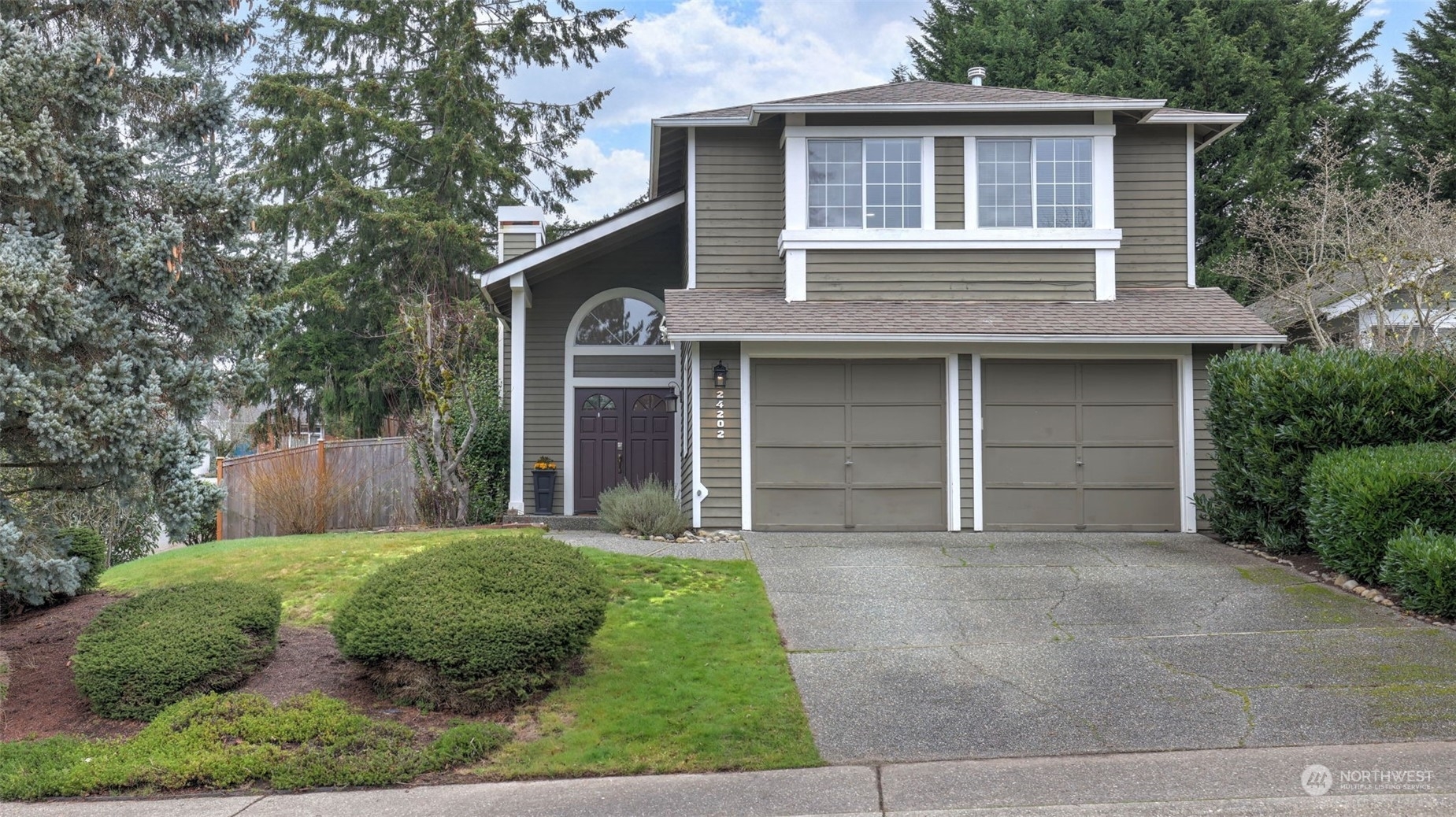 Property Photo:  24202 SE 38th Place  WA 98029 