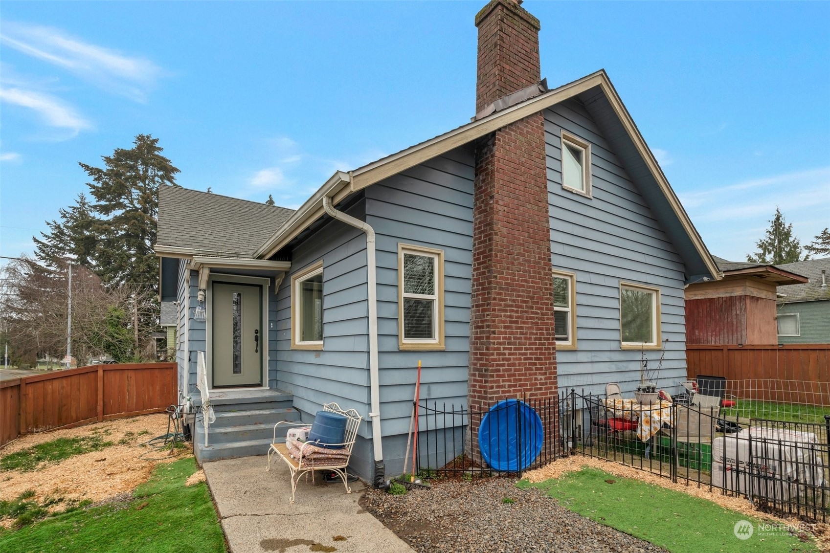 Property Photo:  919 S Cedar Street  WA 98405 