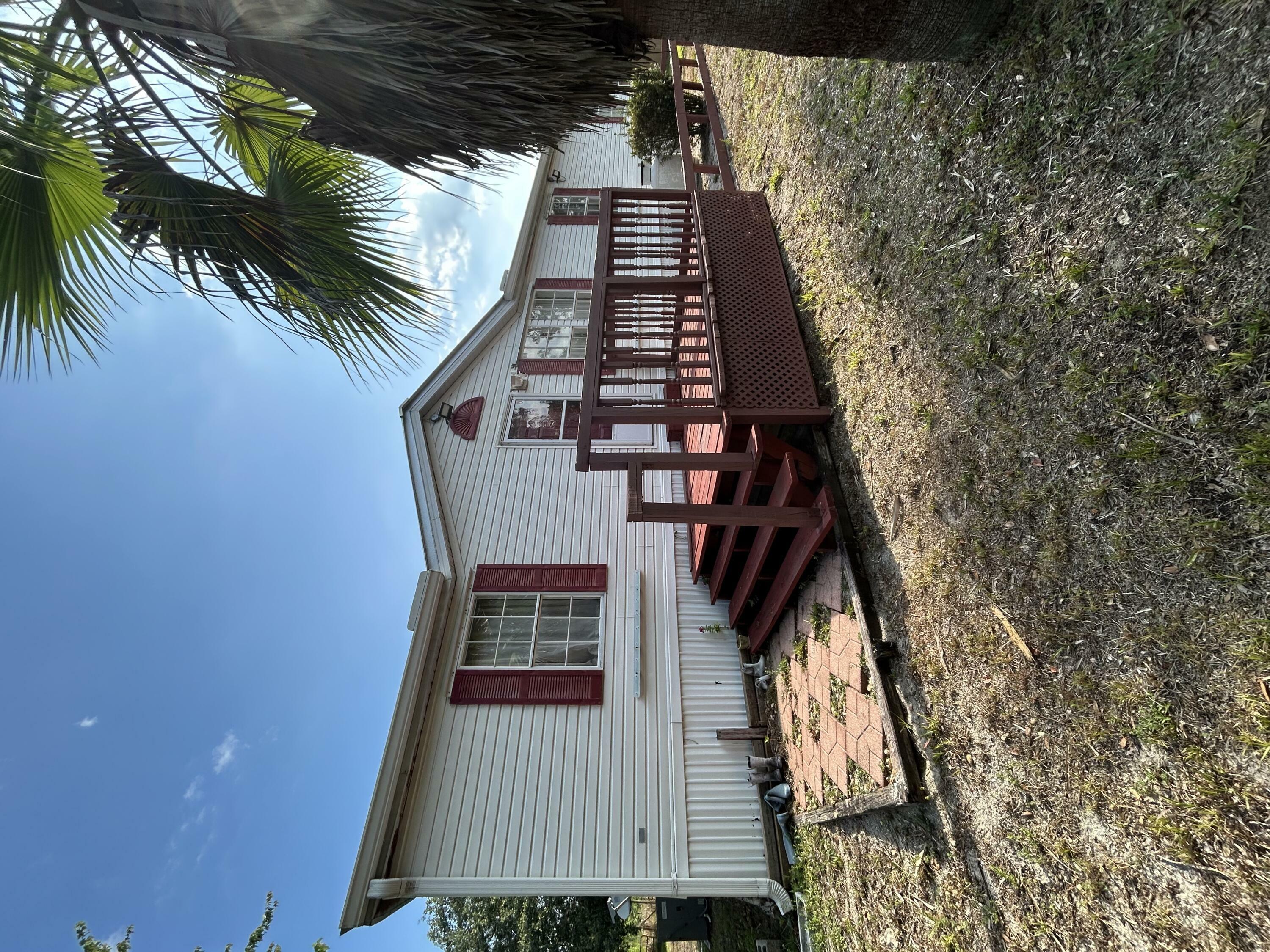 Property Photo:  895 Lakeview Avenue  FL 33440 