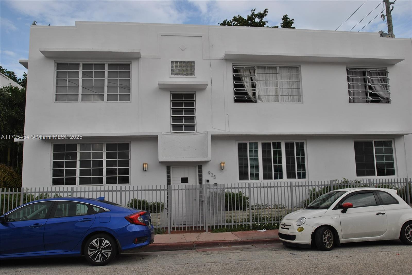 Property Photo: 935 9th St 2A FL 33139