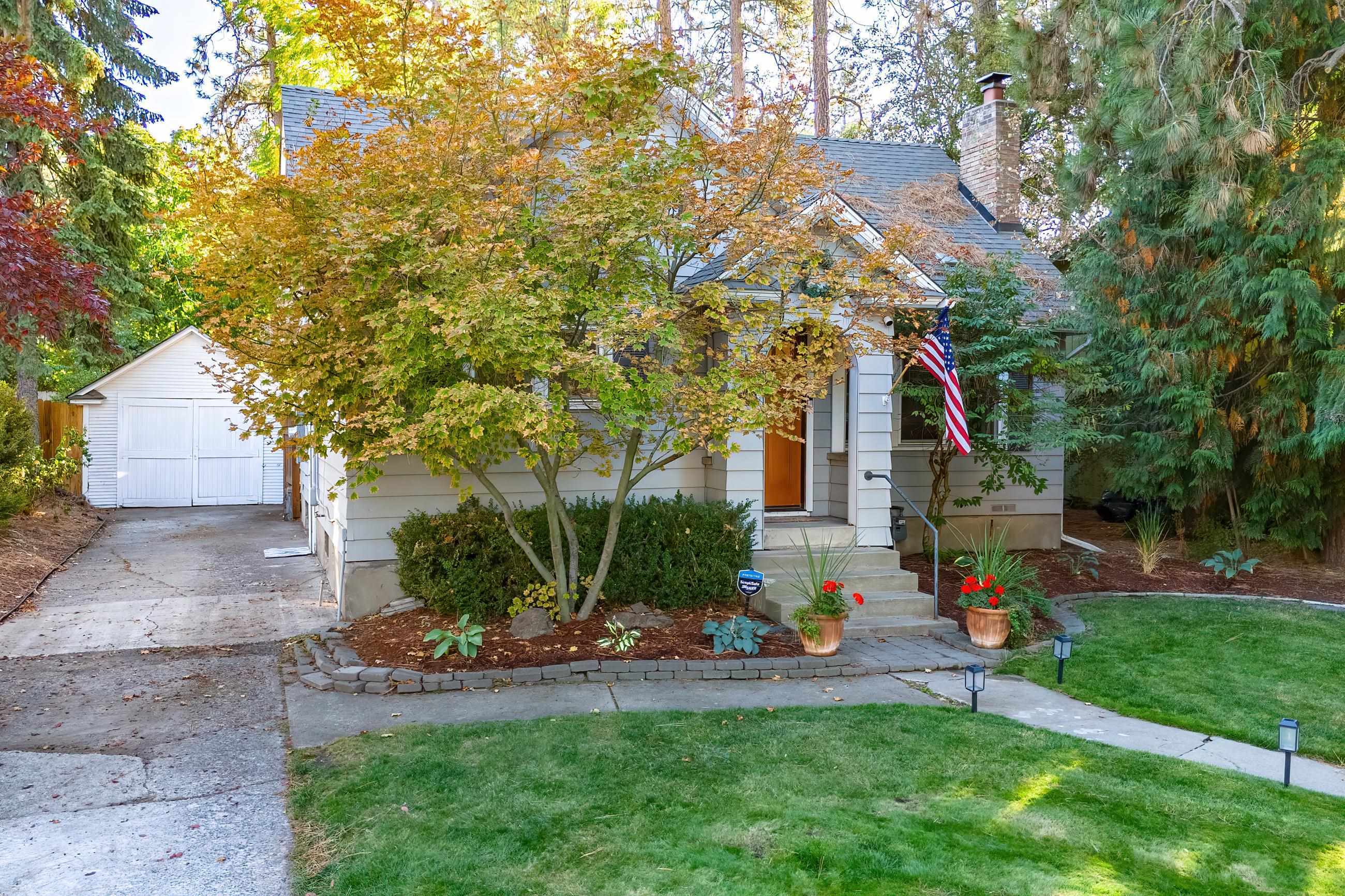 Property Photo:  26 E 28th Ave  WA 99203 